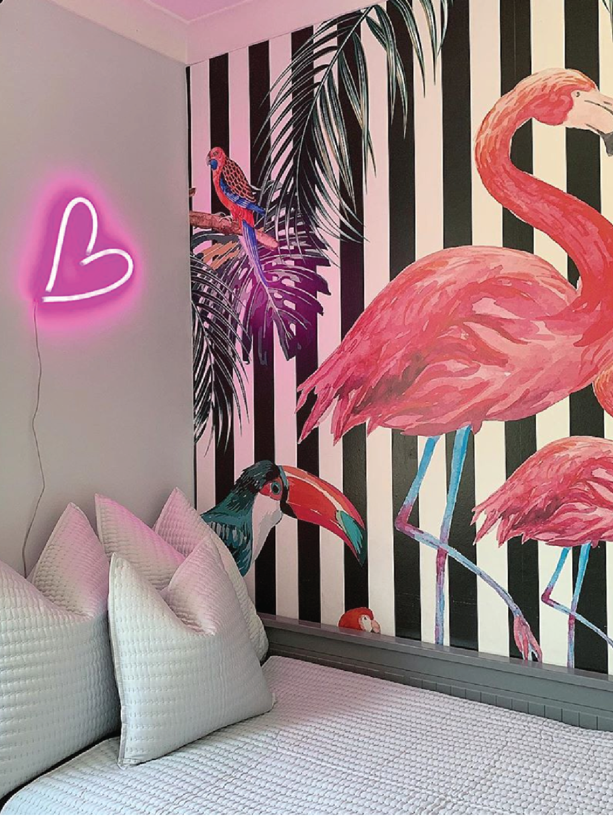 pink-heart-bedroom-neon-light-01