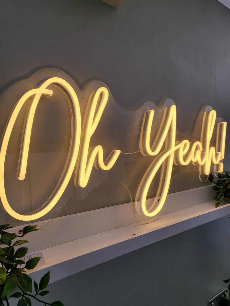 oh-yeah-led-neon-sign-90cm-x-39cm-love-inc